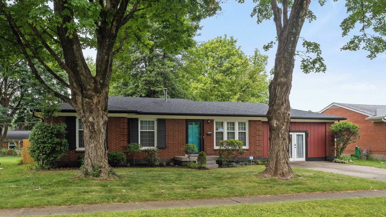 Photo of Outdoor in Hikes Point