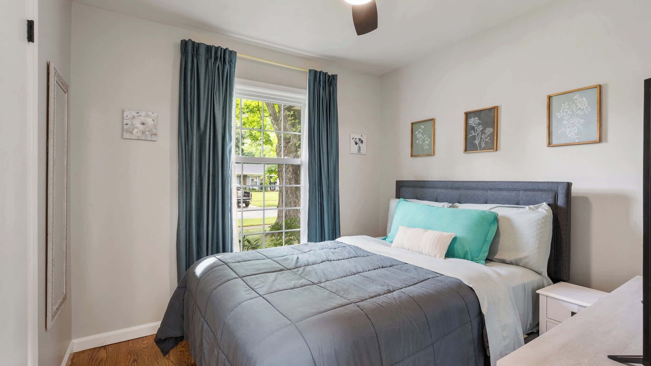 Photo of Bedroom in Hikes Point