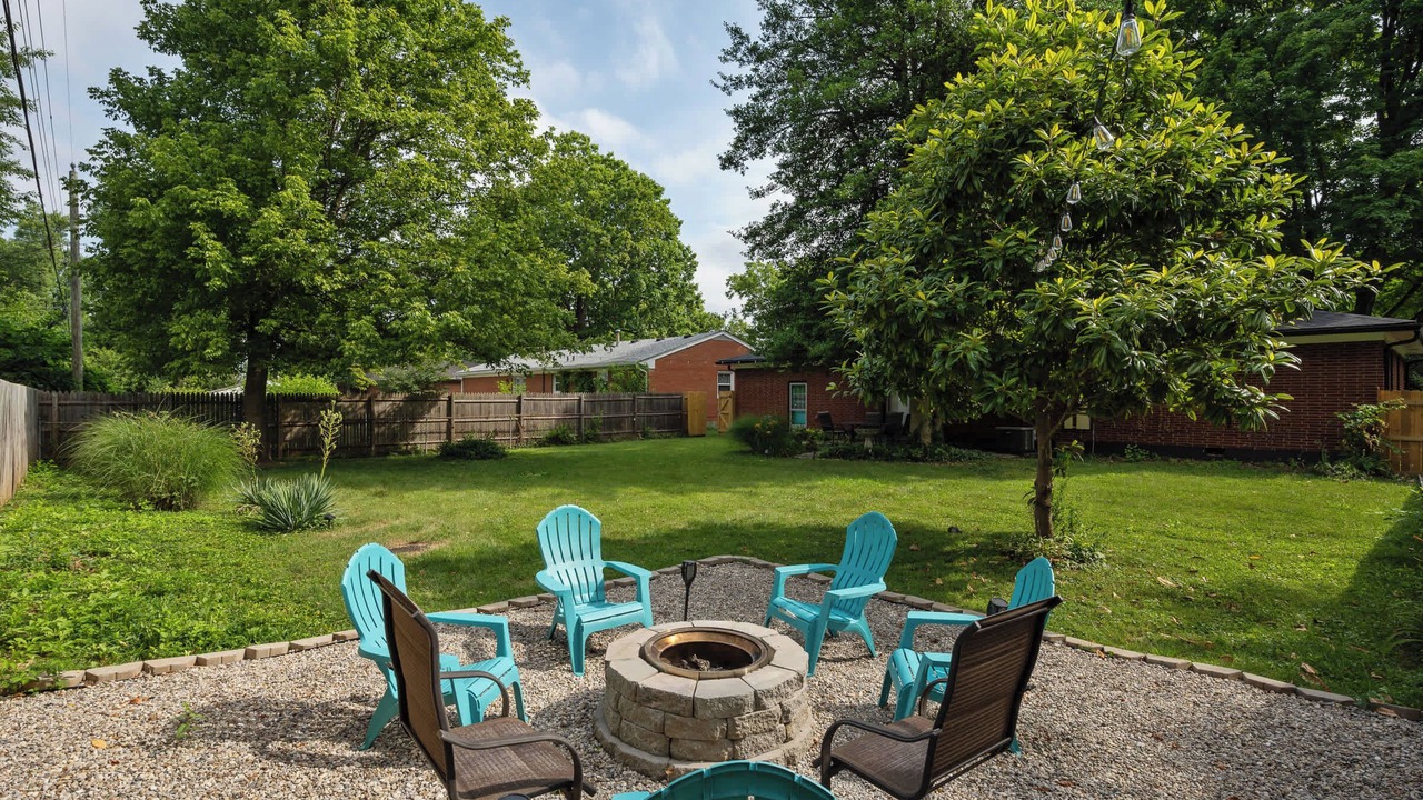 Photo of Outdoor in Hikes Point