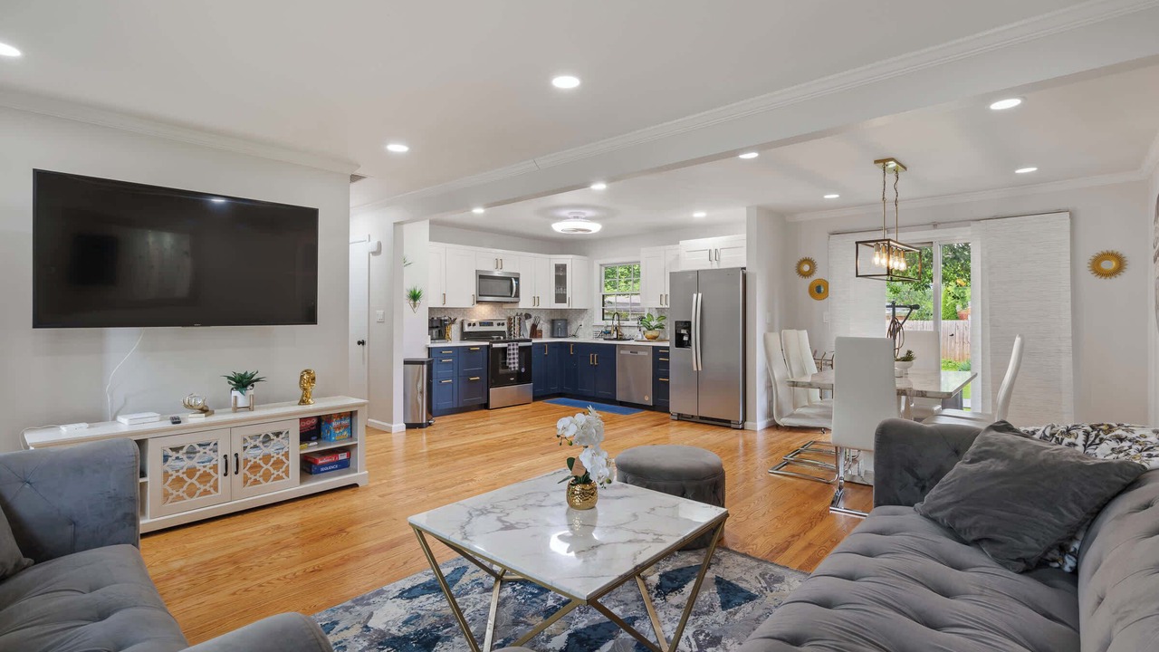 Photo of Livingroom in Hikes Point