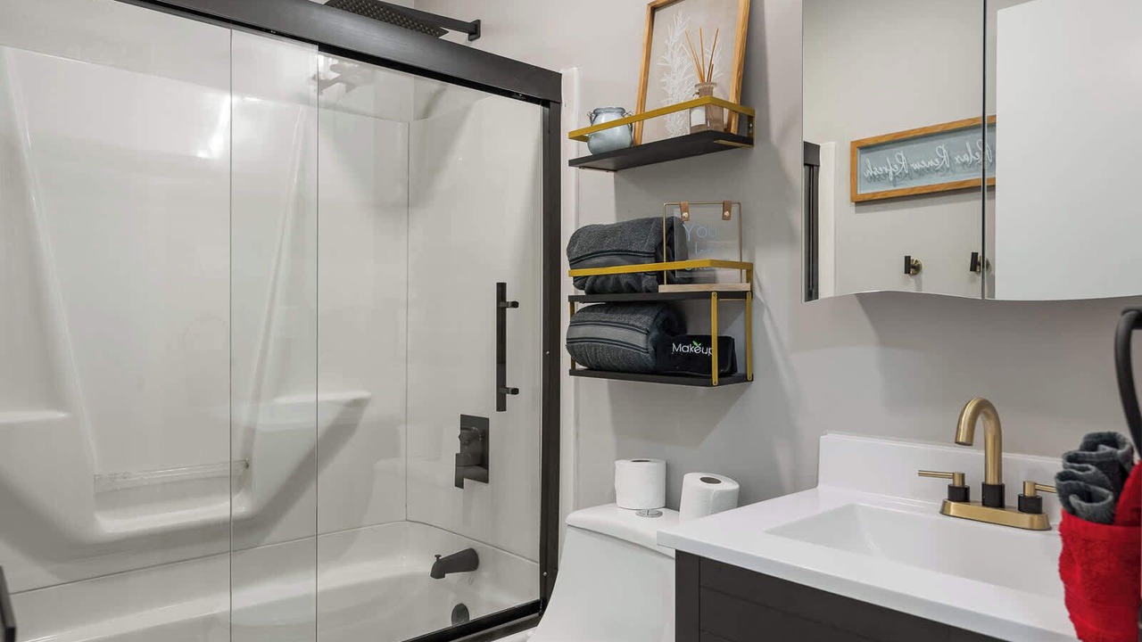 Photo of Bathroom in Hikes Point