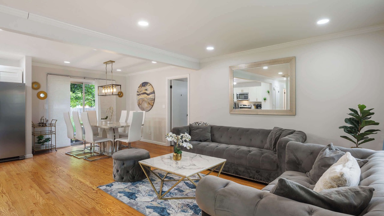 Photo of Livingroom in Hikes Point