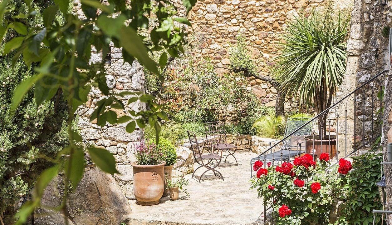Photo of Outdoor in La Capelle-et-Masmolene