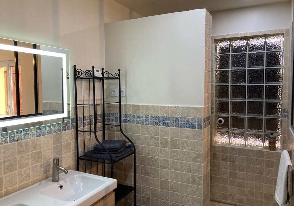 Photo of Bathroom in Vanves