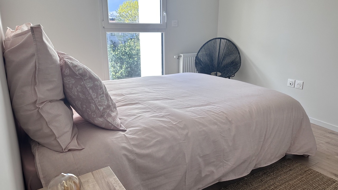 Photo of Bedroom in Romainville