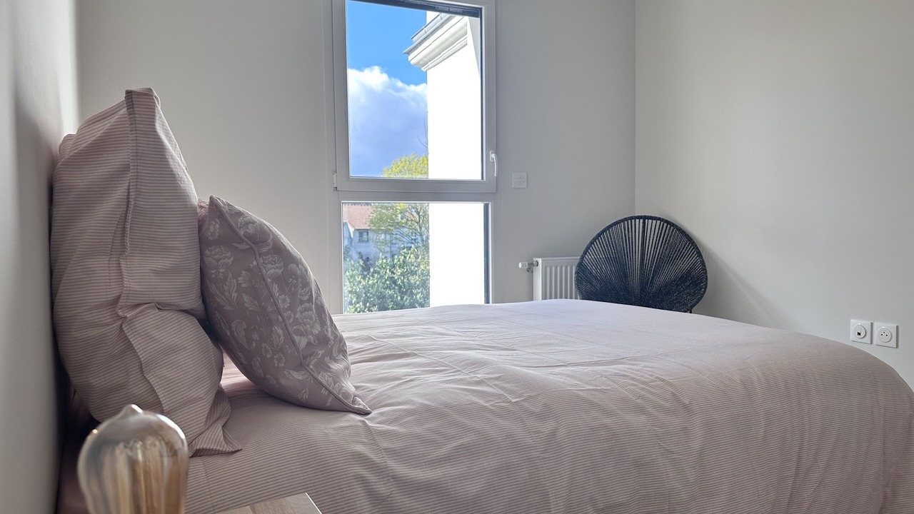 Photo of Bedroom in Romainville