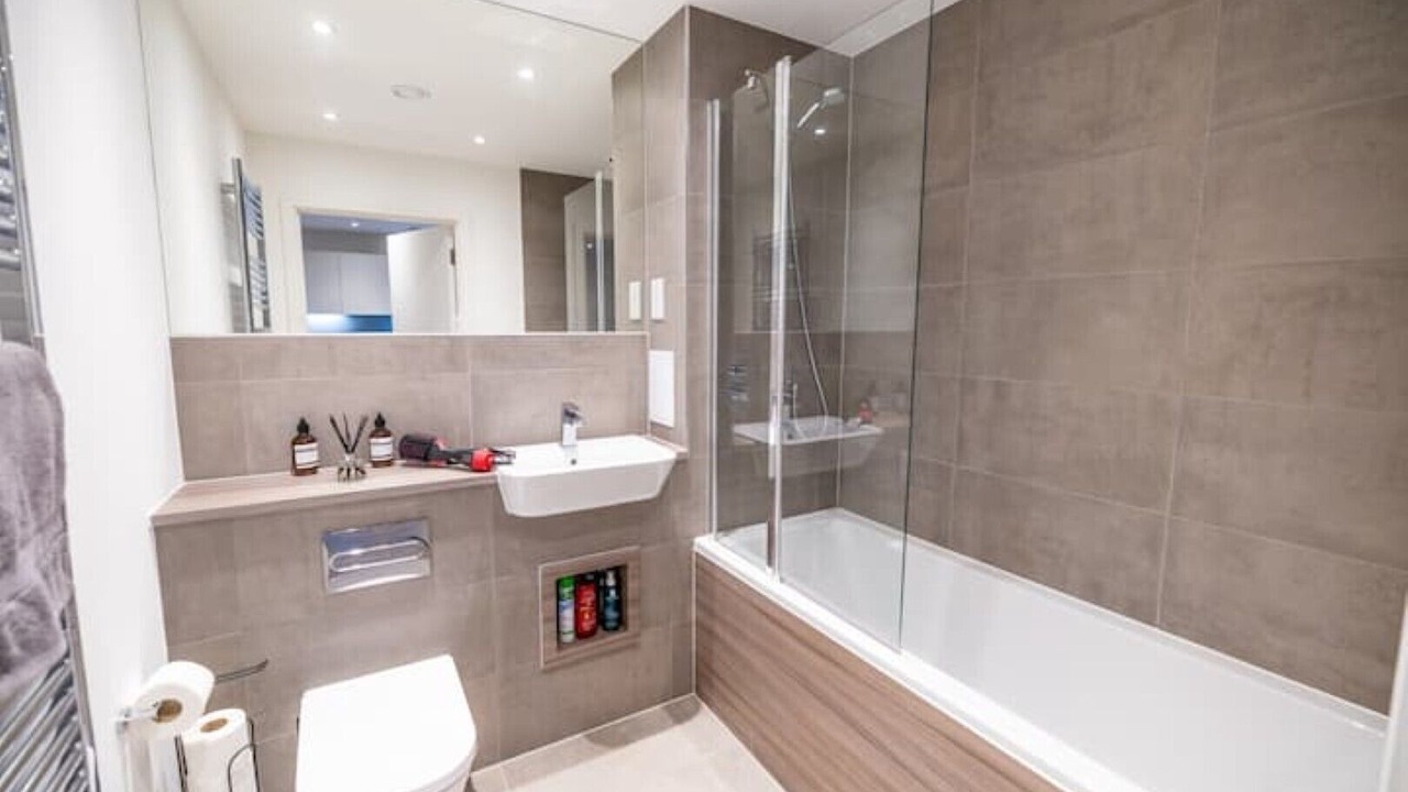 Photo of Bathroom in Gascoigne