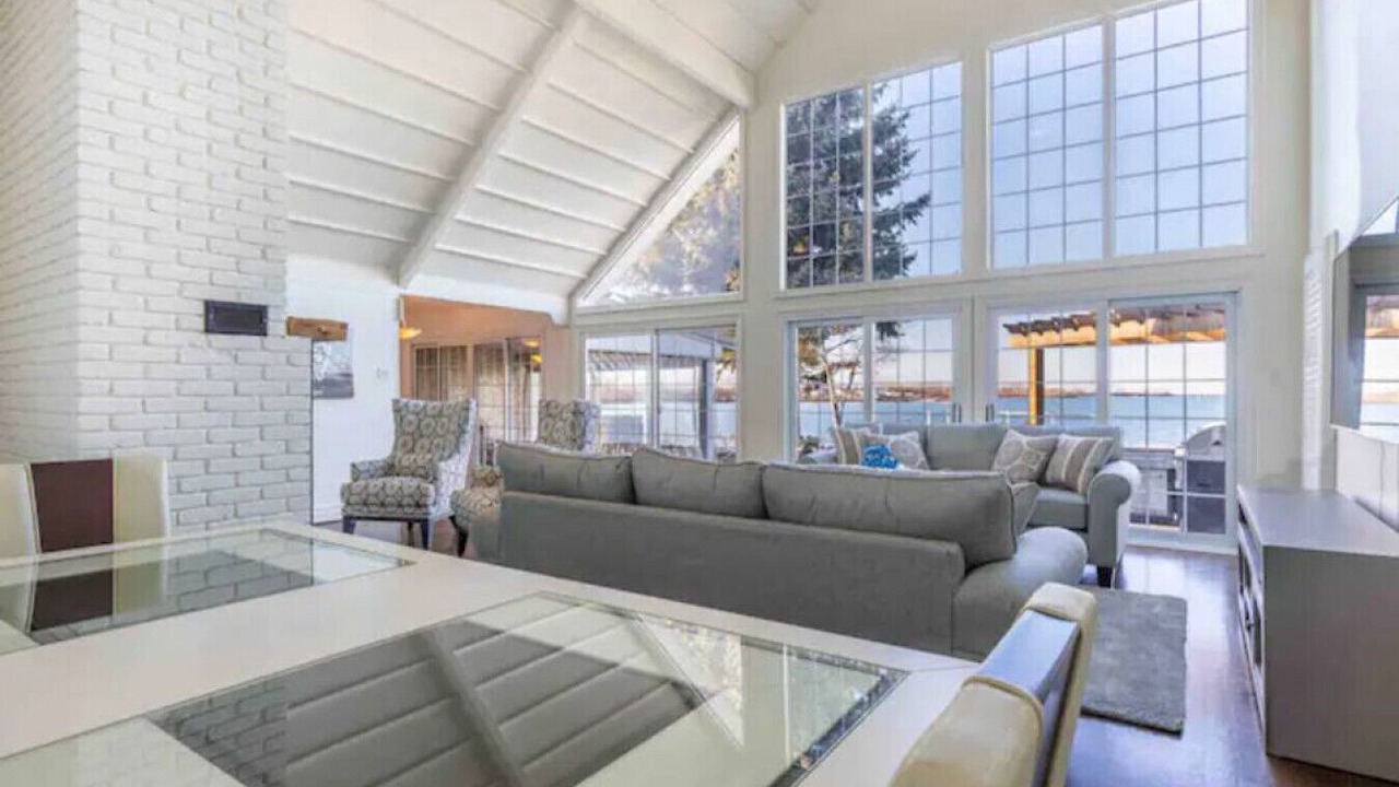 Photo of Livingroom in Port Weller