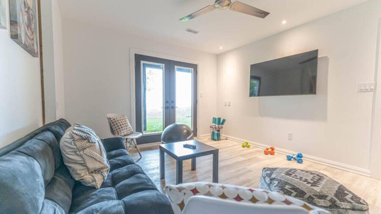 Photo of Livingroom in Port Weller