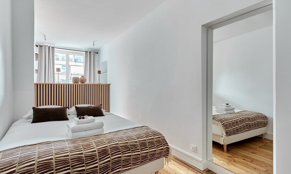 Photo of Others in Vivienne