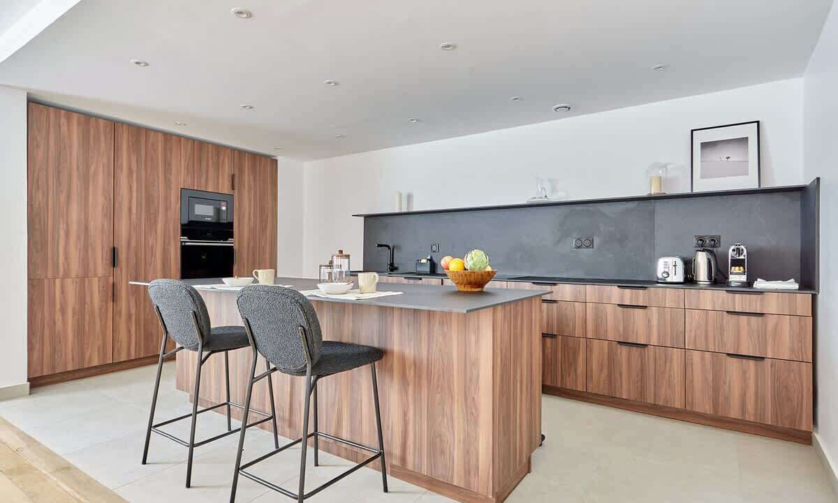 Photo of Others in Vivienne