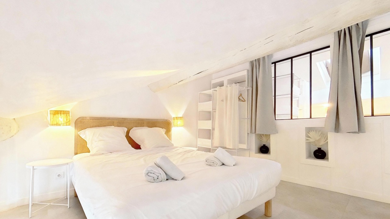 Photo of Bedroom in Cannes Old Town