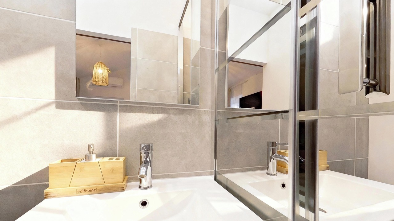 Photo of Bathroom in Cannes Old Town