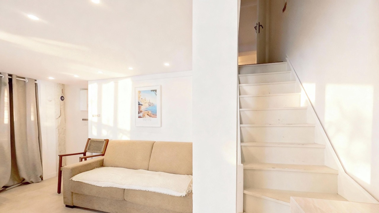 Photo of Patio Balcony in Cannes Old Town