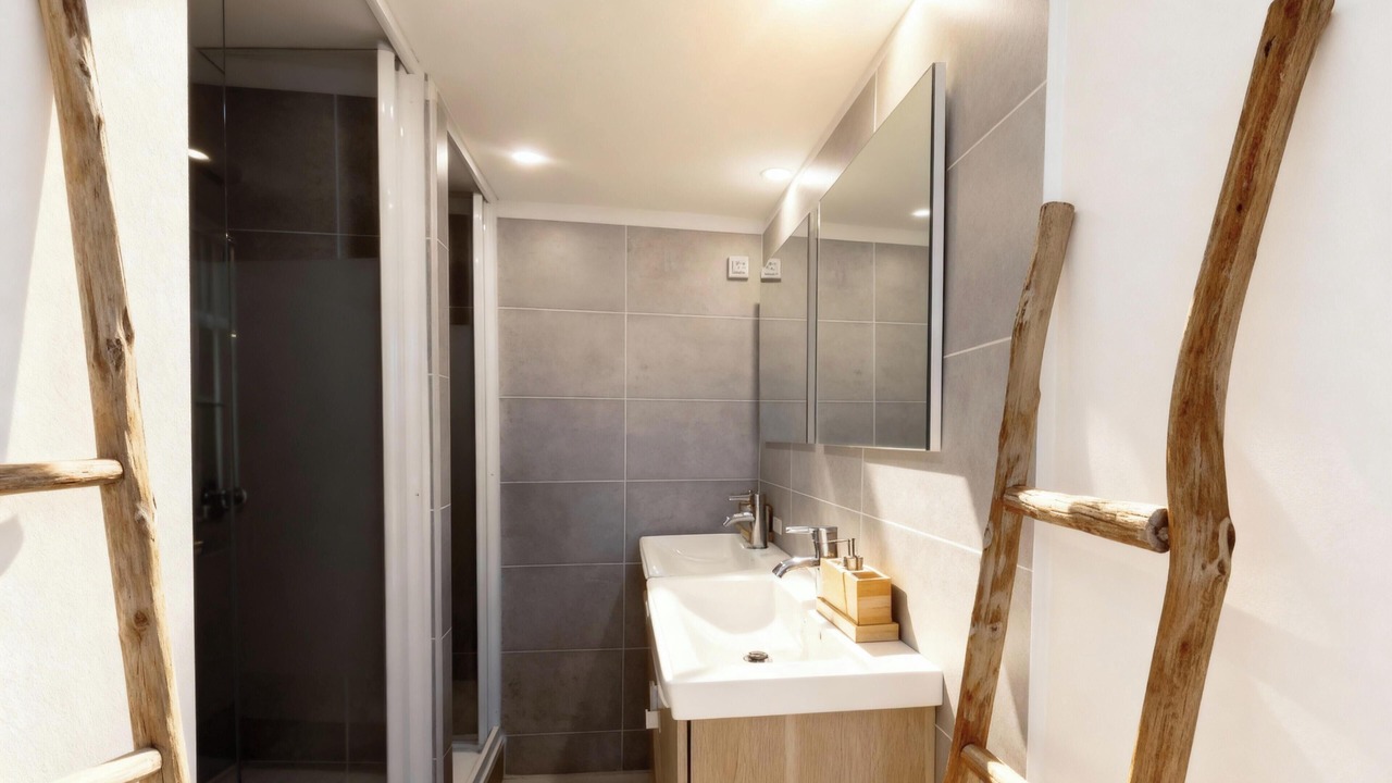 Photo of Bathroom in Cannes Old Town