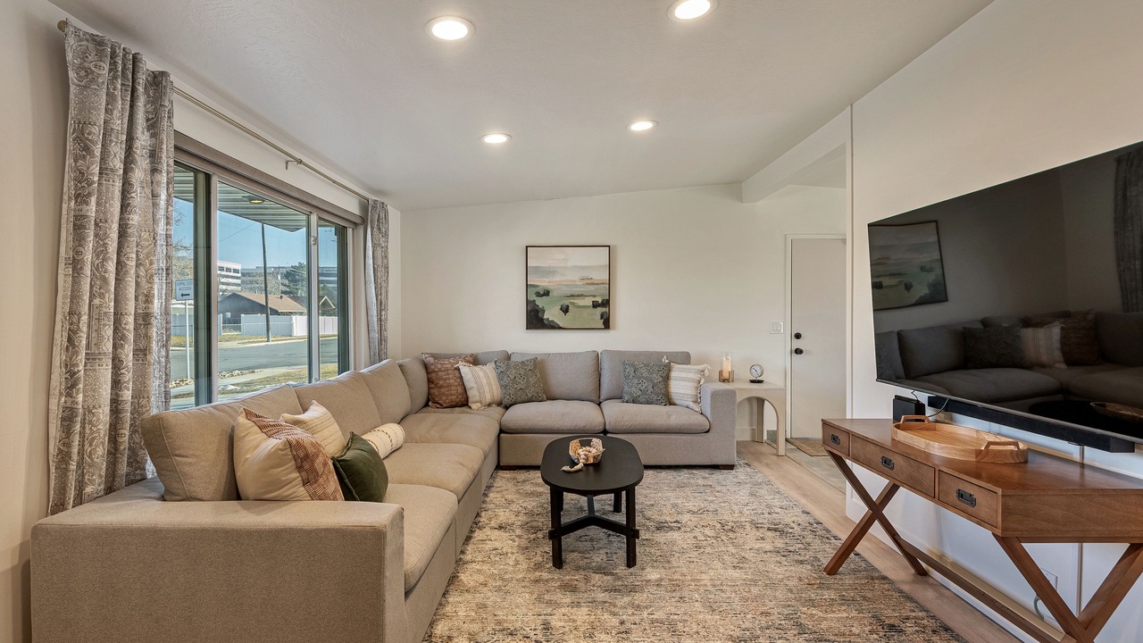 Photo of Livingroom in Murray