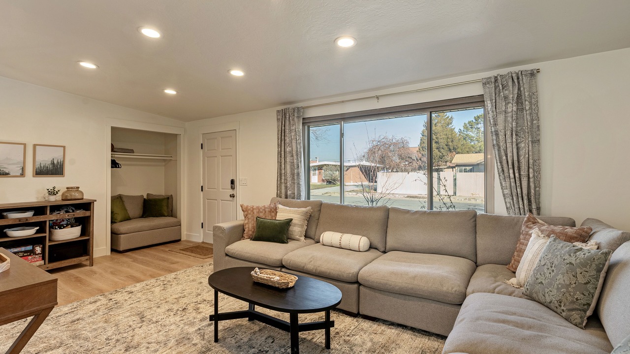 Photo of Livingroom in Murray