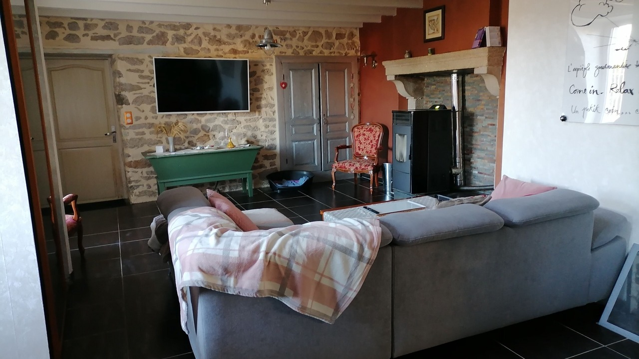 Photo of Livingroom in Compreignac