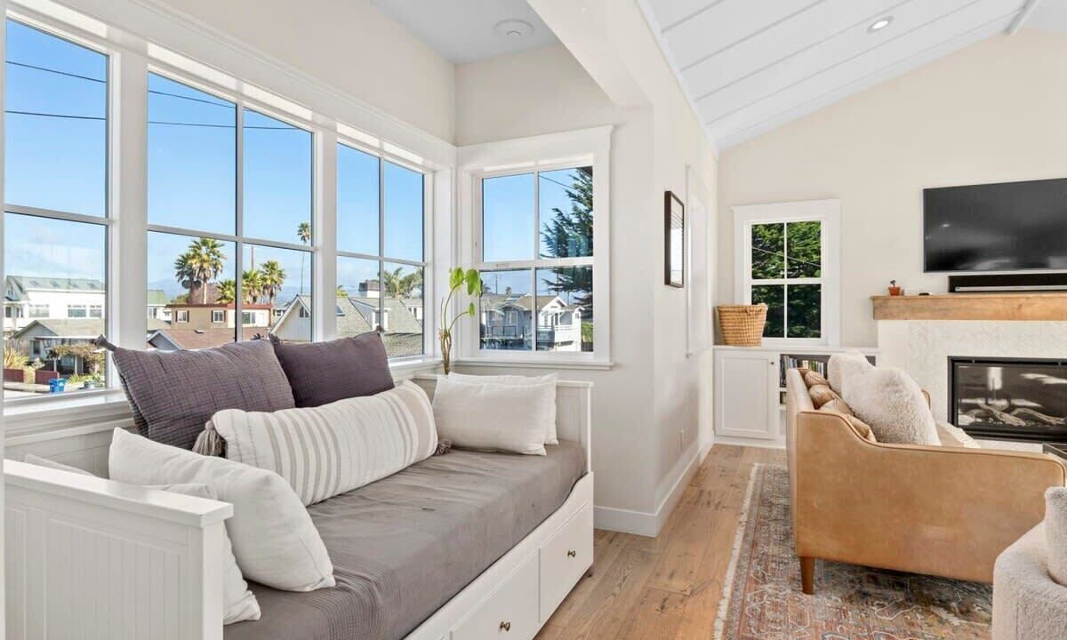Photo of Bedroom in Opal Cliffs