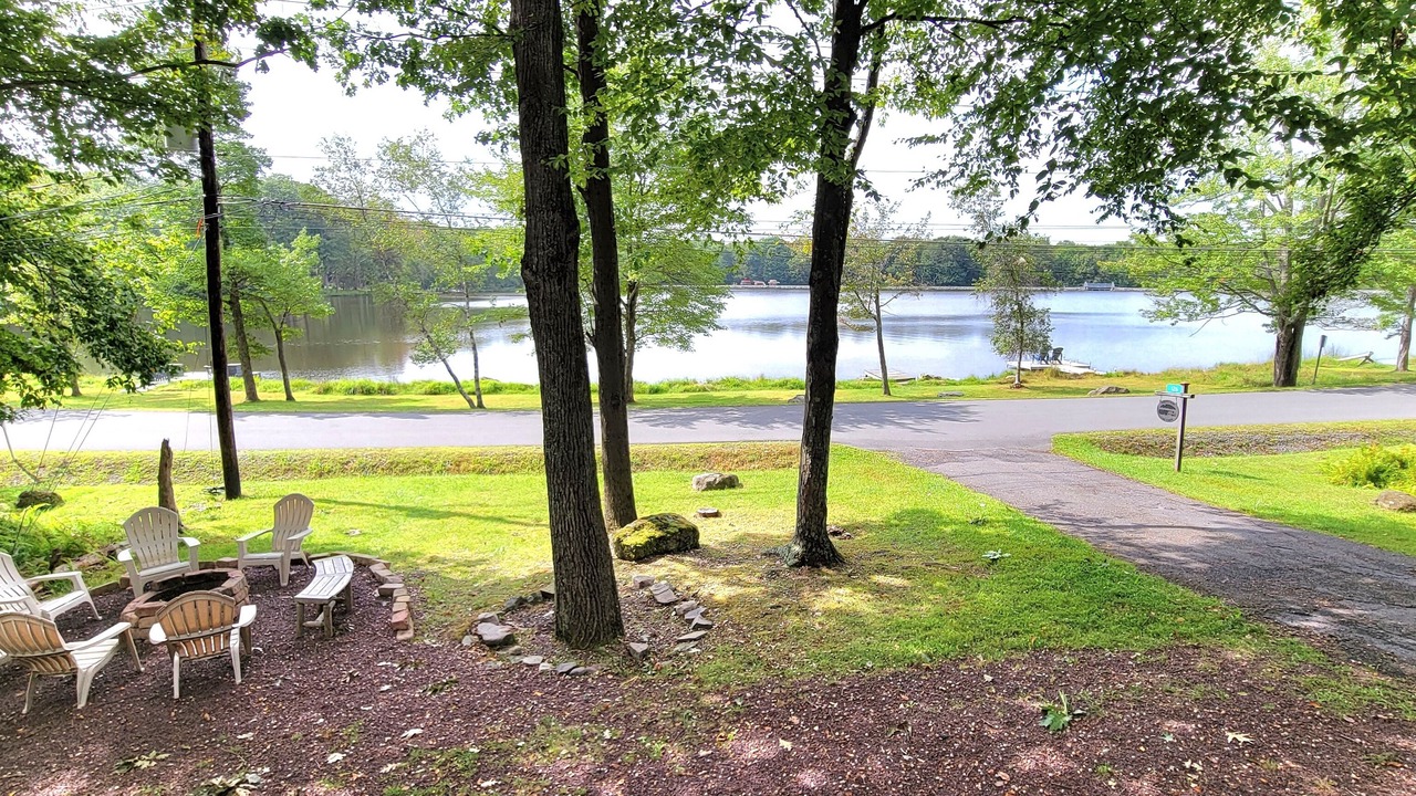 Photo of Patio Balcony in Locust Lake Village