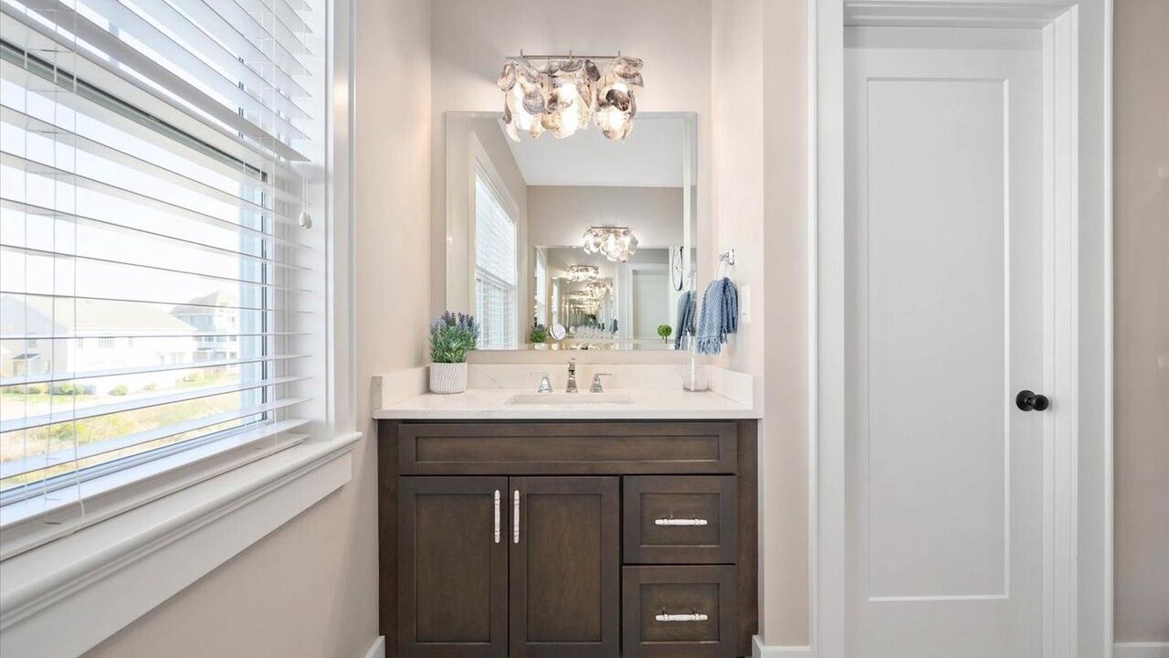 Photo of Bathroom in Heron Harbour Isle