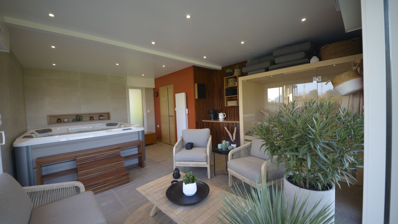 Photo of Others in Ecques