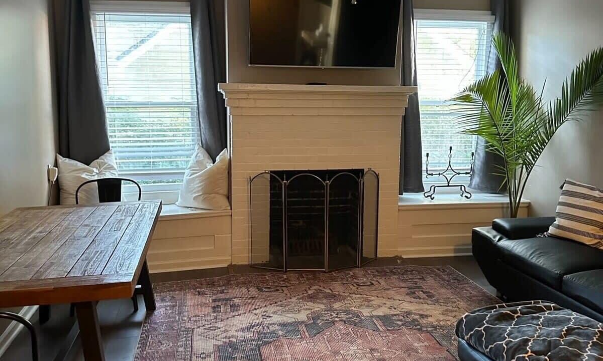 Photo of Livingroom in Downtown