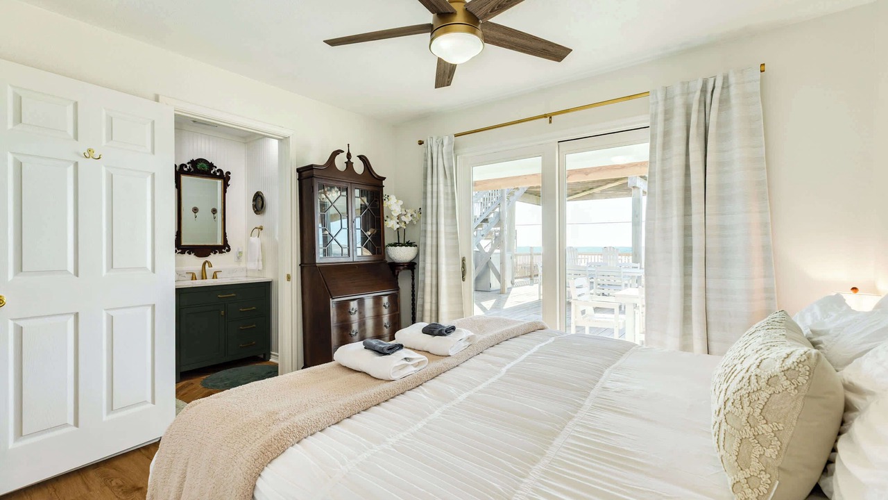Photo of Bedroom in Surfside Beach
