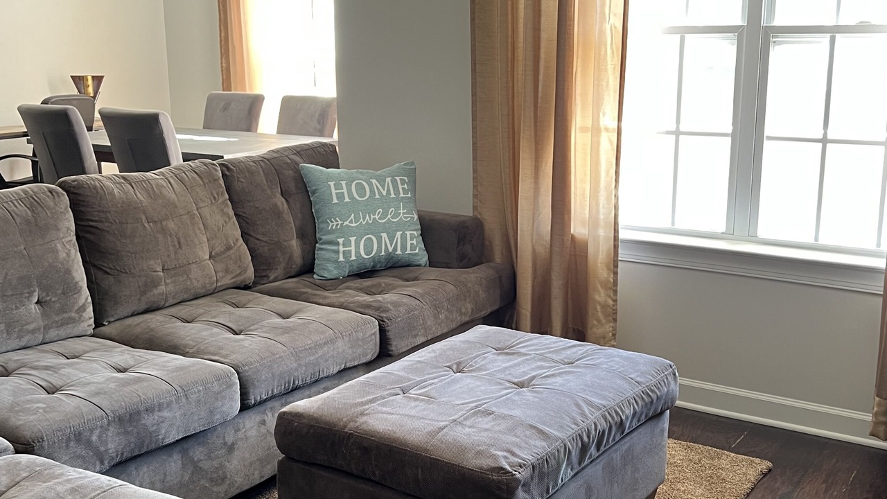 Photo of Livingroom in Ballantyne