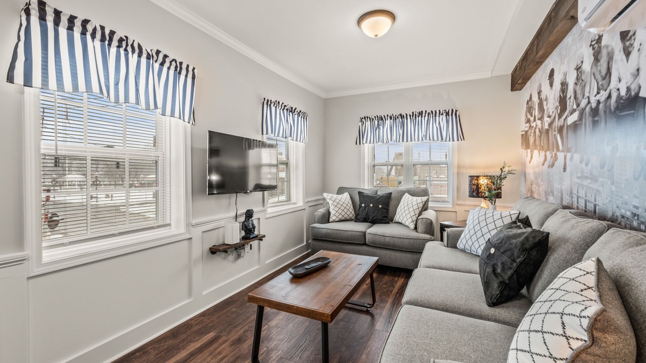 Photo of Livingroom in Wallingford Center