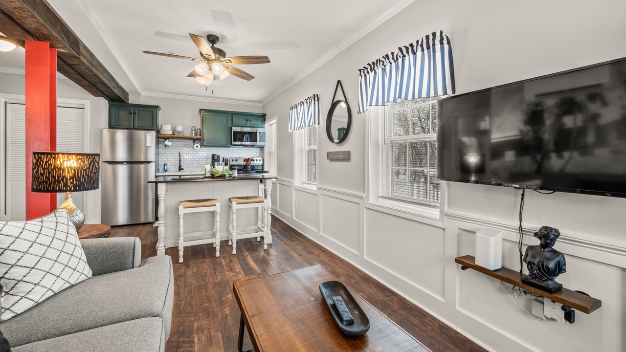 Photo of Livingroom in Wallingford Center