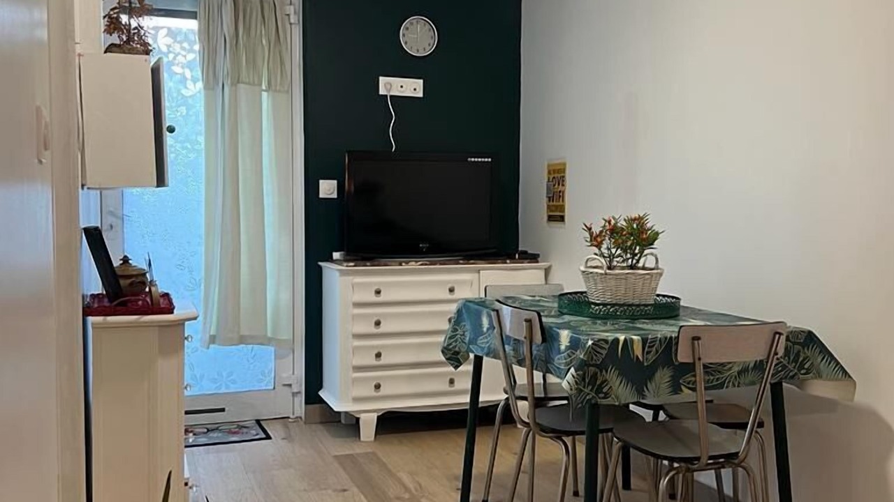 Photo of Livingroom in Lens