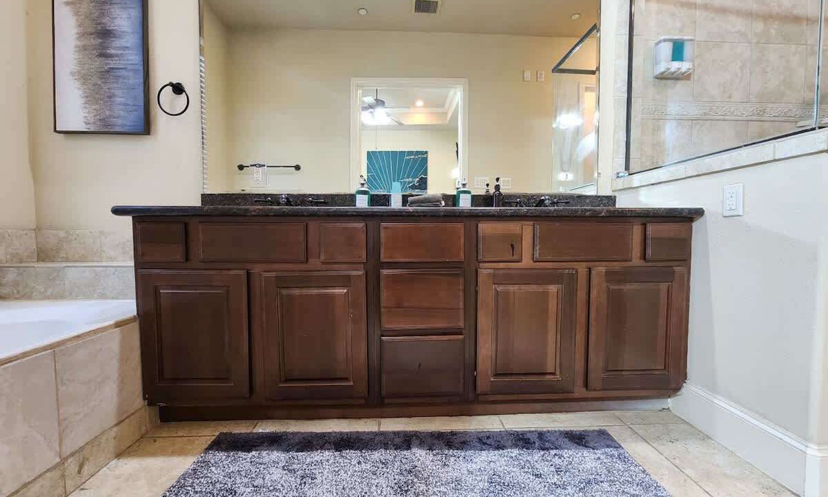 Photo of Bathroom in Woodlake - Briar Meadow