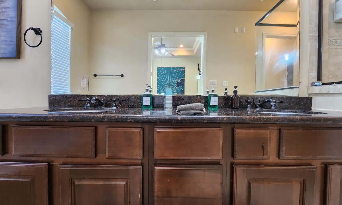 Photo of Bathroom in Woodlake - Briar Meadow