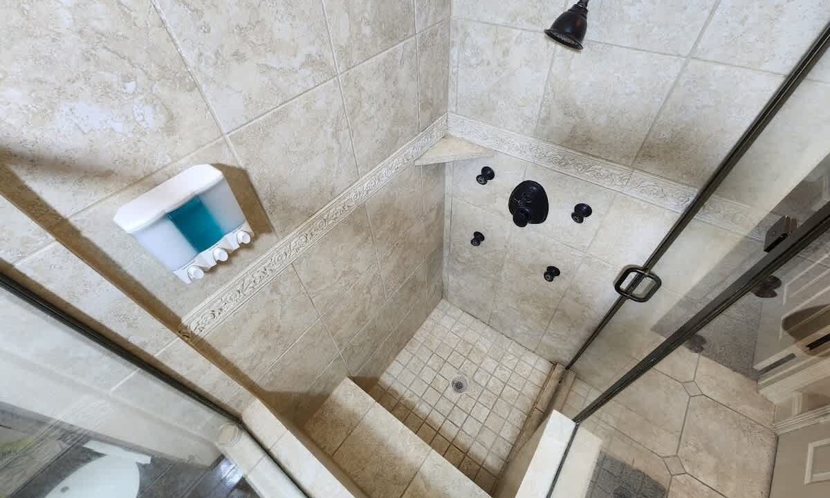 Photo of Bathroom in Woodlake - Briar Meadow