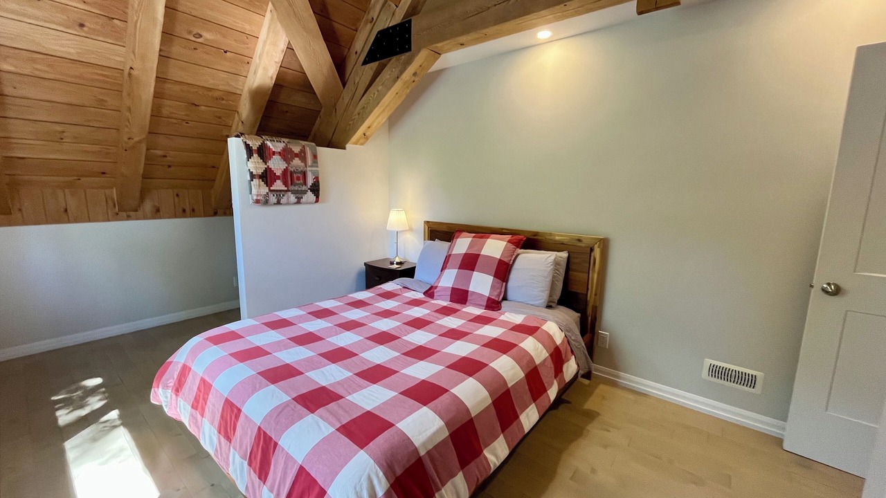 Photo of Bedroom in Bolton-Est