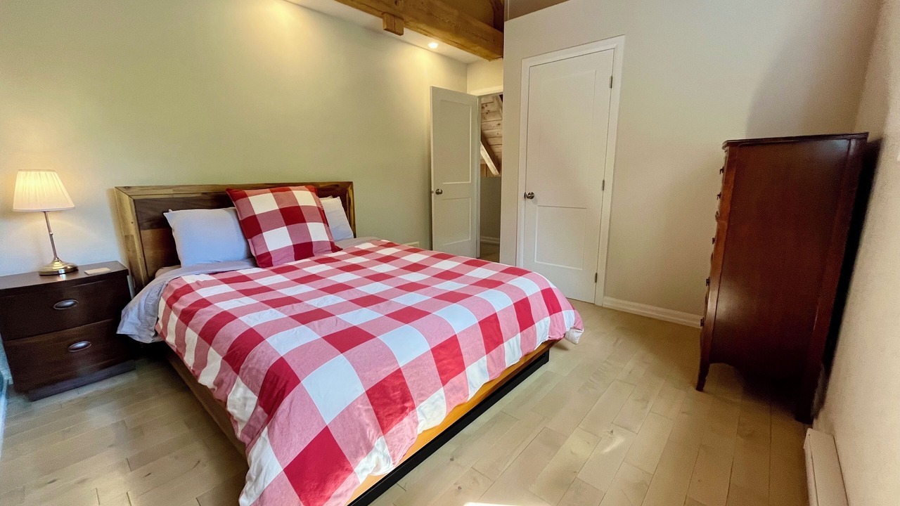 Photo of Bedroom in Bolton-Est
