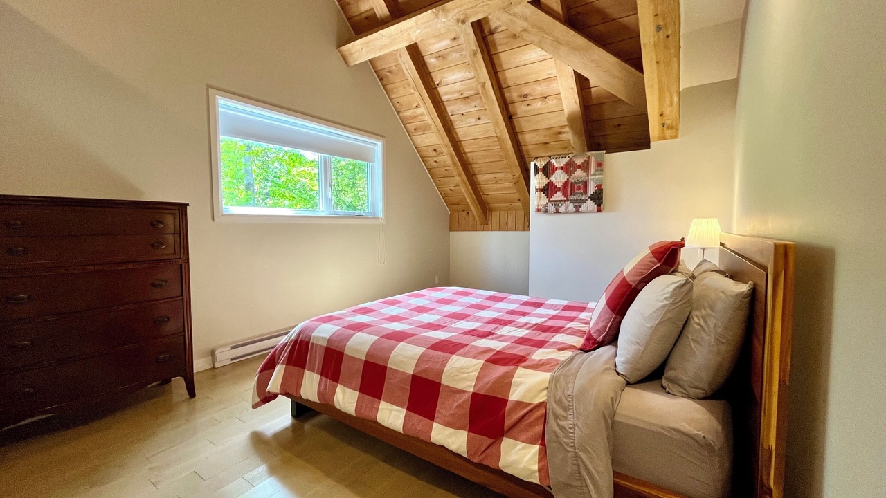 Photo of Bedroom in Bolton-Est
