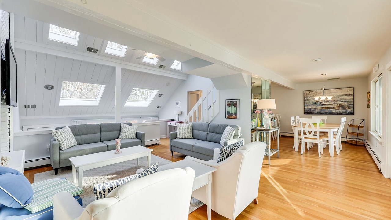 Photo of Livingroom in Mashpee