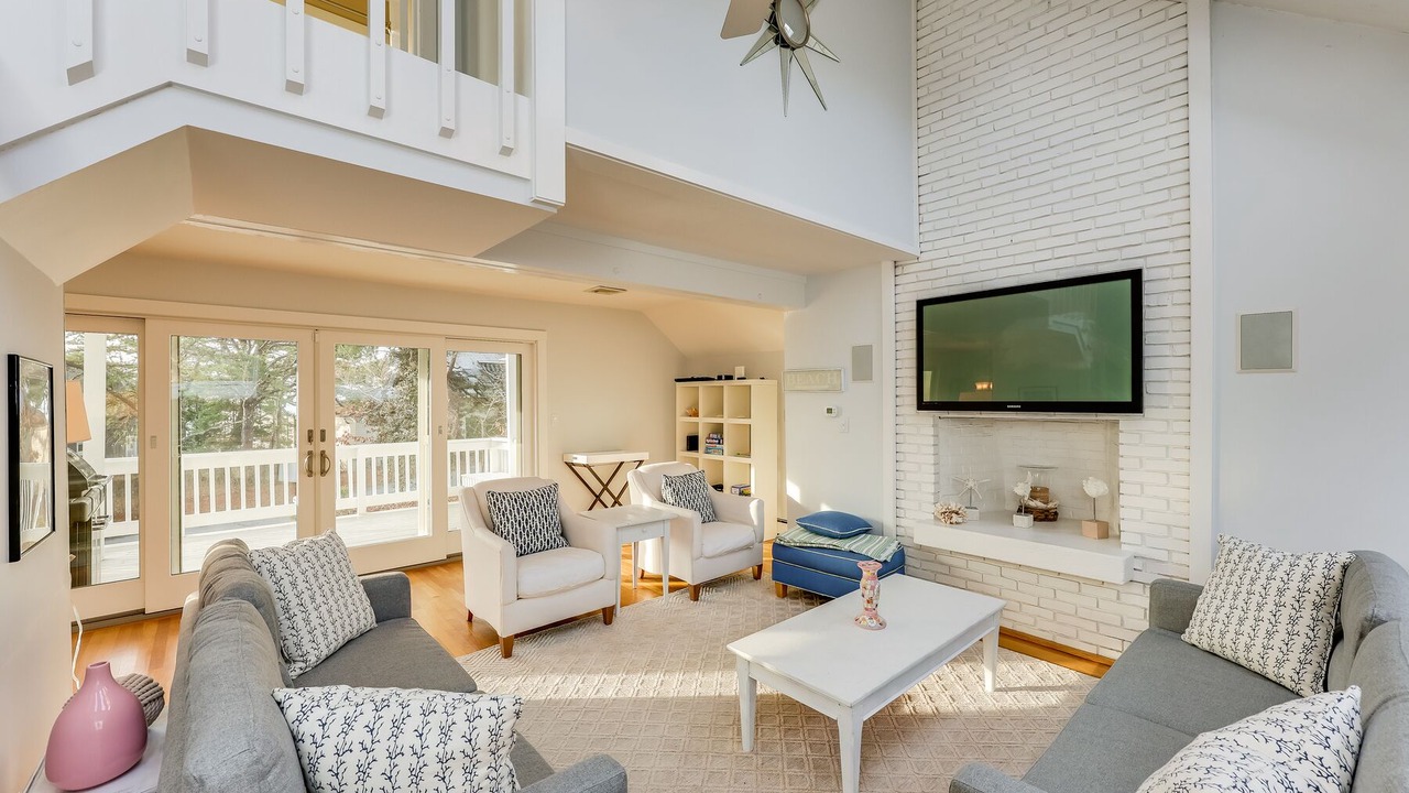 Photo of Livingroom in Mashpee