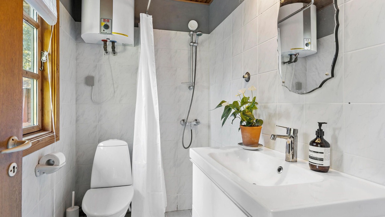 Photo of Bathroom in Yderby