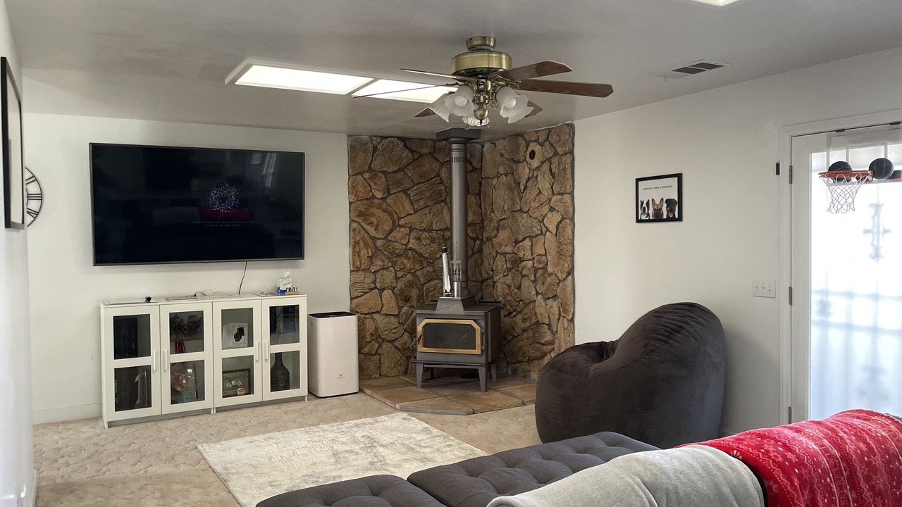 Photo of Livingroom in Hesperia