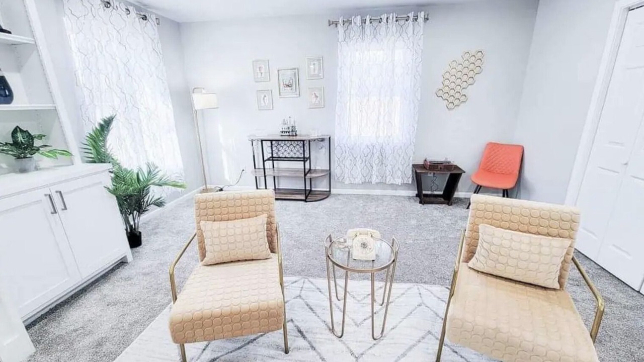 Photo of Livingroom in Broken Arrow