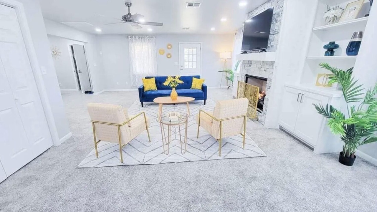 Photo of Livingroom in Broken Arrow