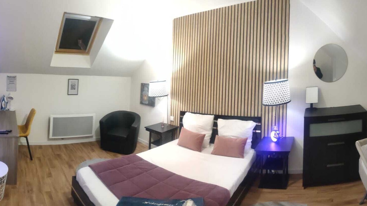 Photo of Bedroom in Souge-le-Ganelon