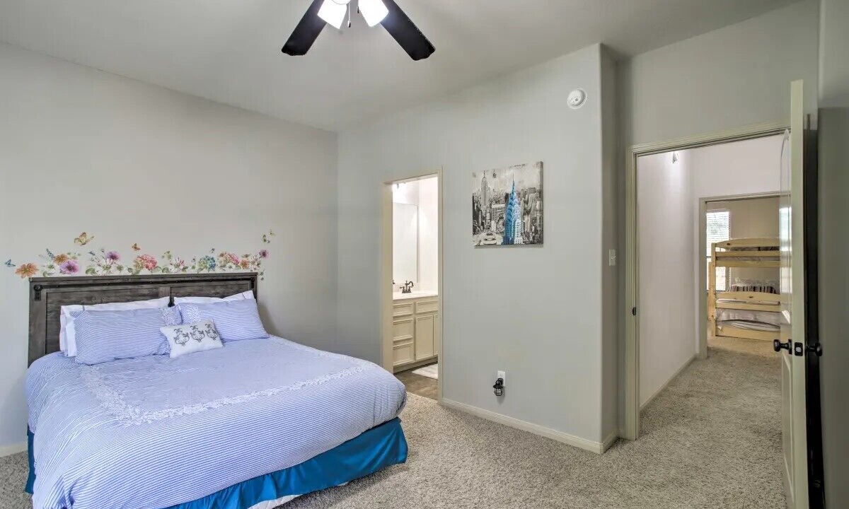 Photo of Bedroom in April Sound