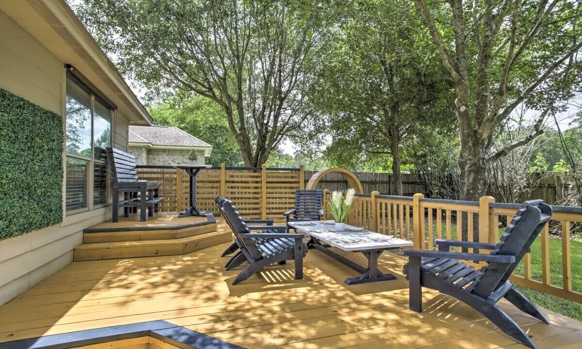 Photo of Patio Balcony in April Sound