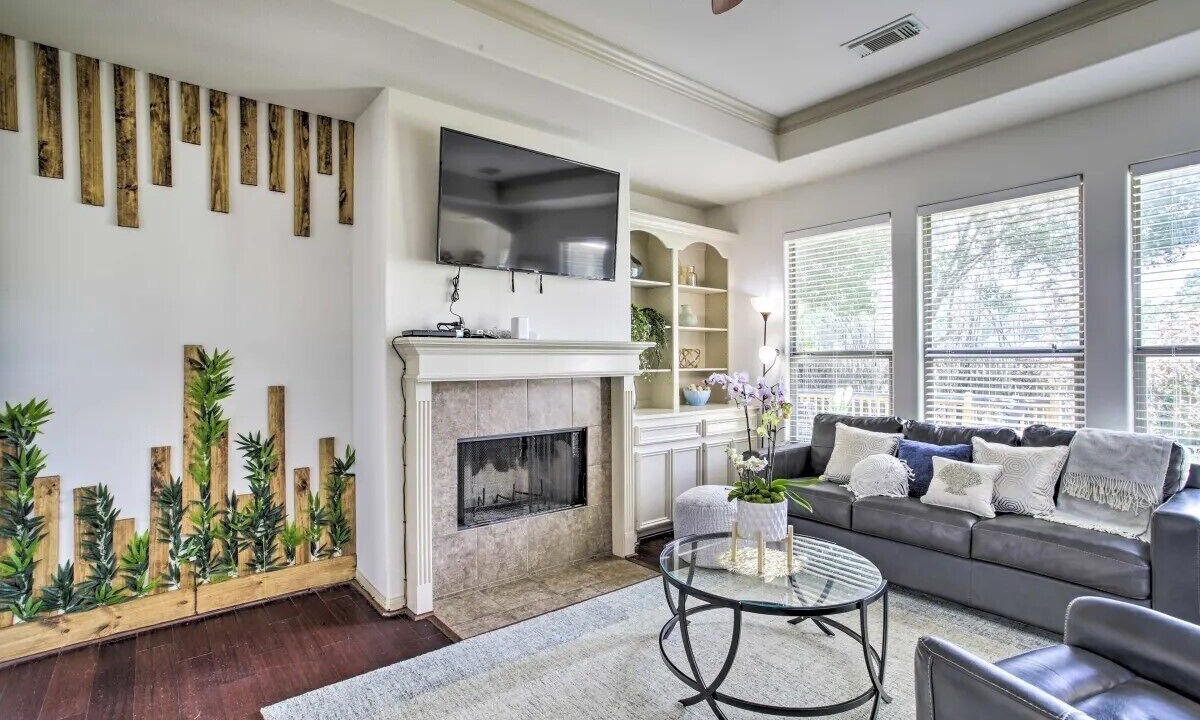 Photo of Livingroom in April Sound