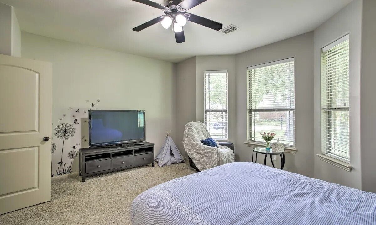Photo of Bedroom in April Sound