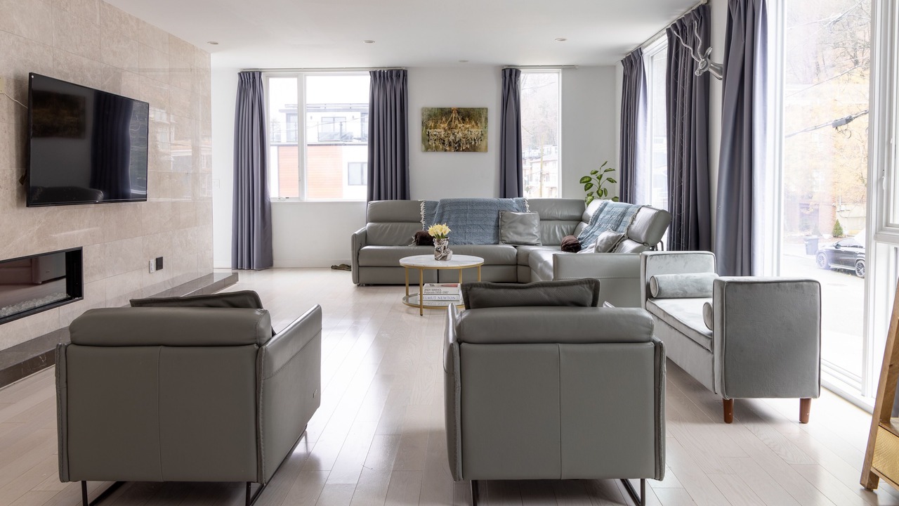 Photo of Livingroom in Edgewater